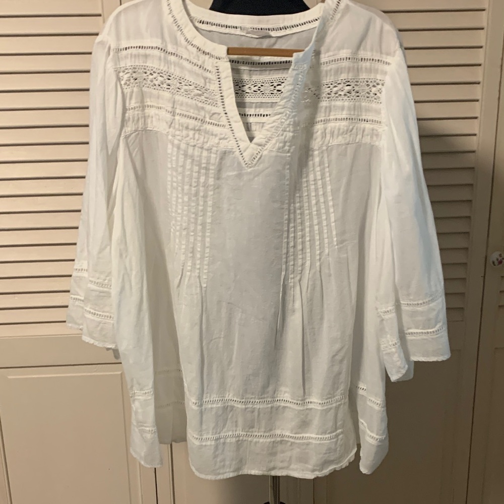 Shabby Chic. Elegant White Lace Detail Women's Top. D2